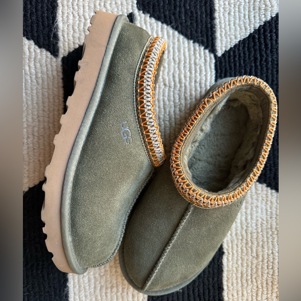 UGG Tasman Olive Slip On